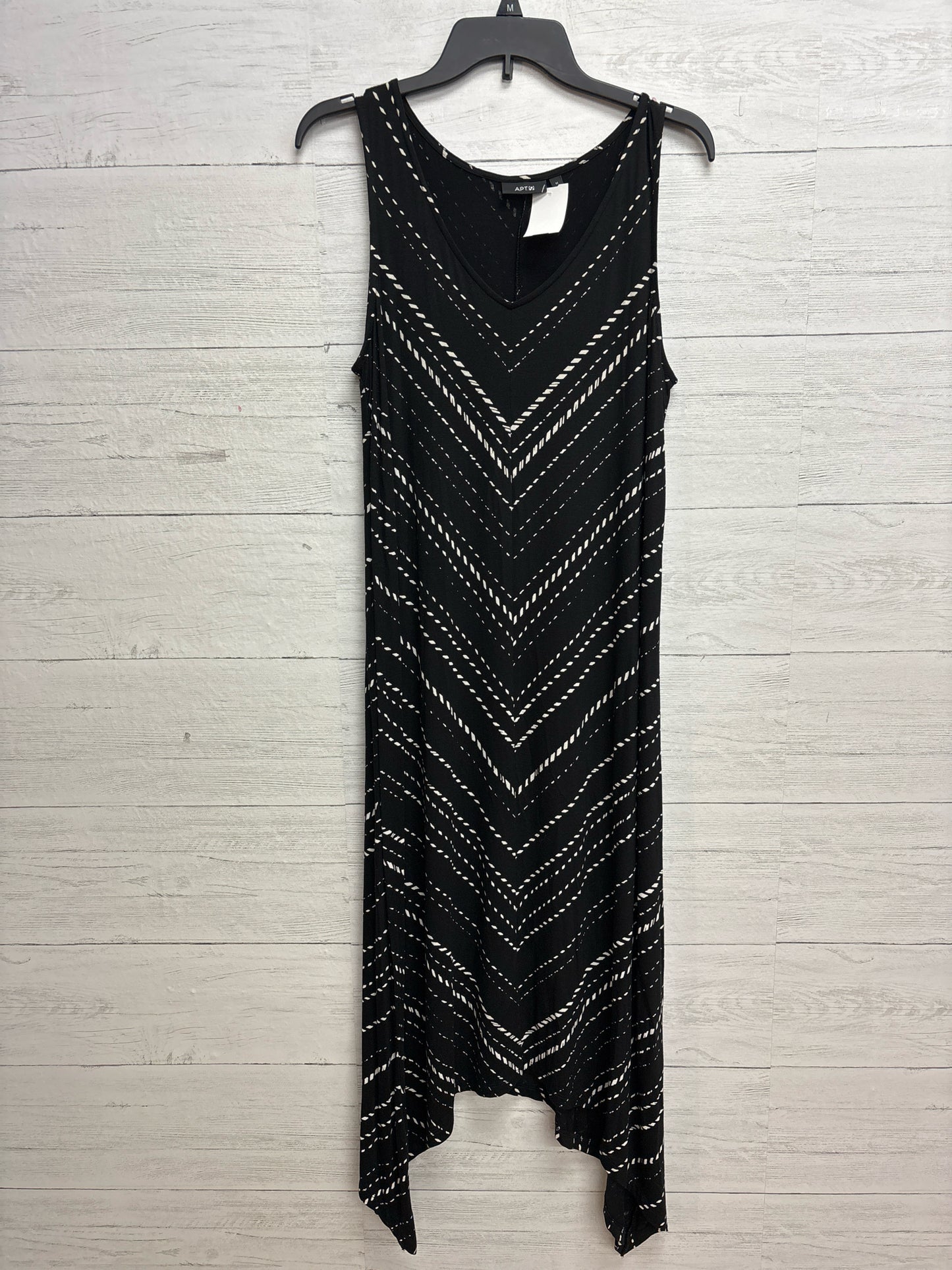 Size M Apt. 9 Black/White Dress