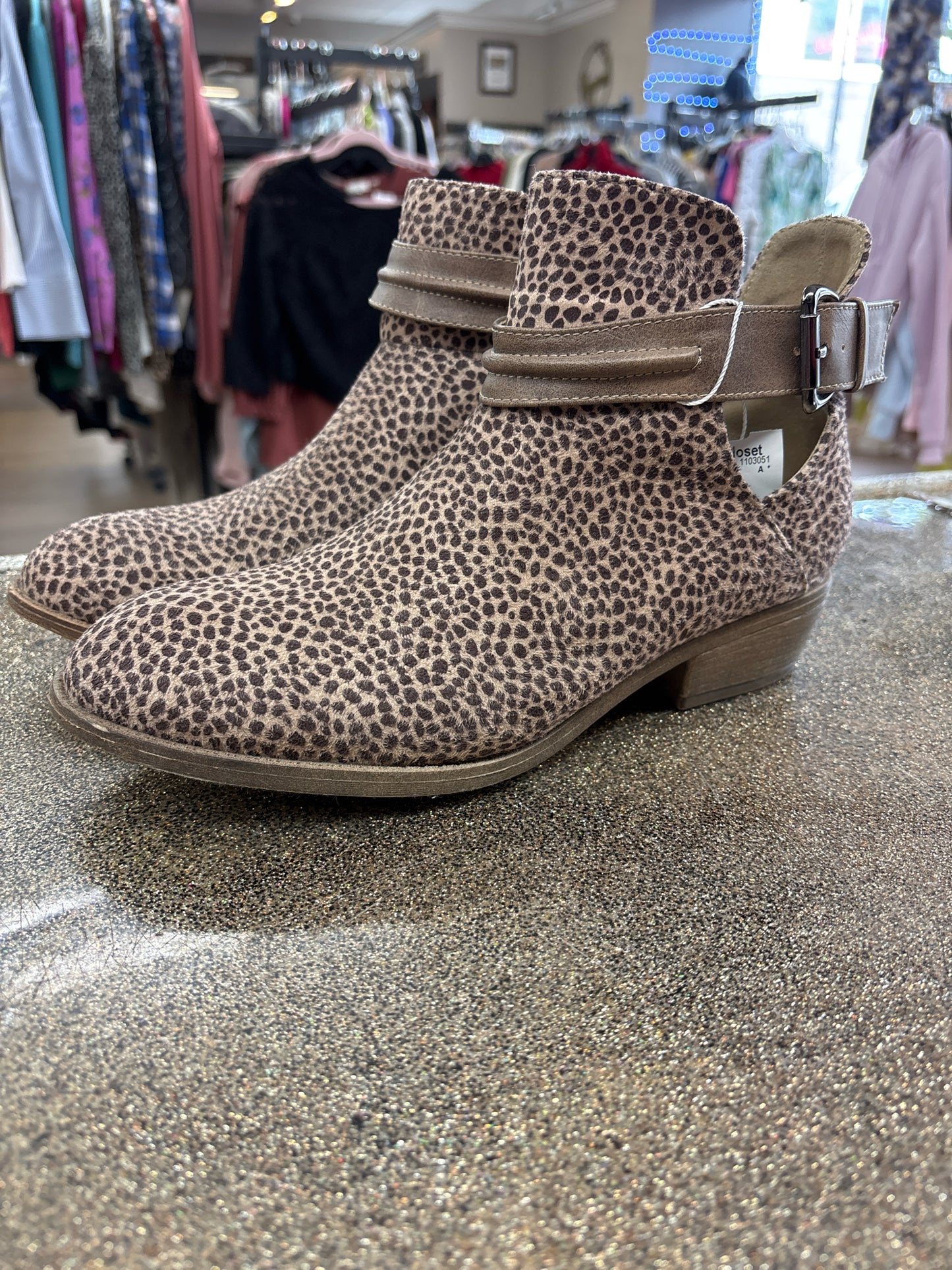 9 Journee Collection Brown Woomens Shoe