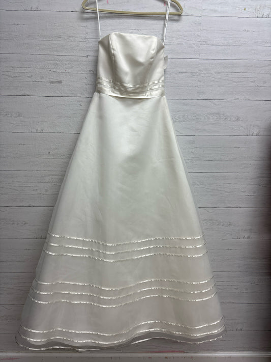 Davids Bridal Size 4 White Gown