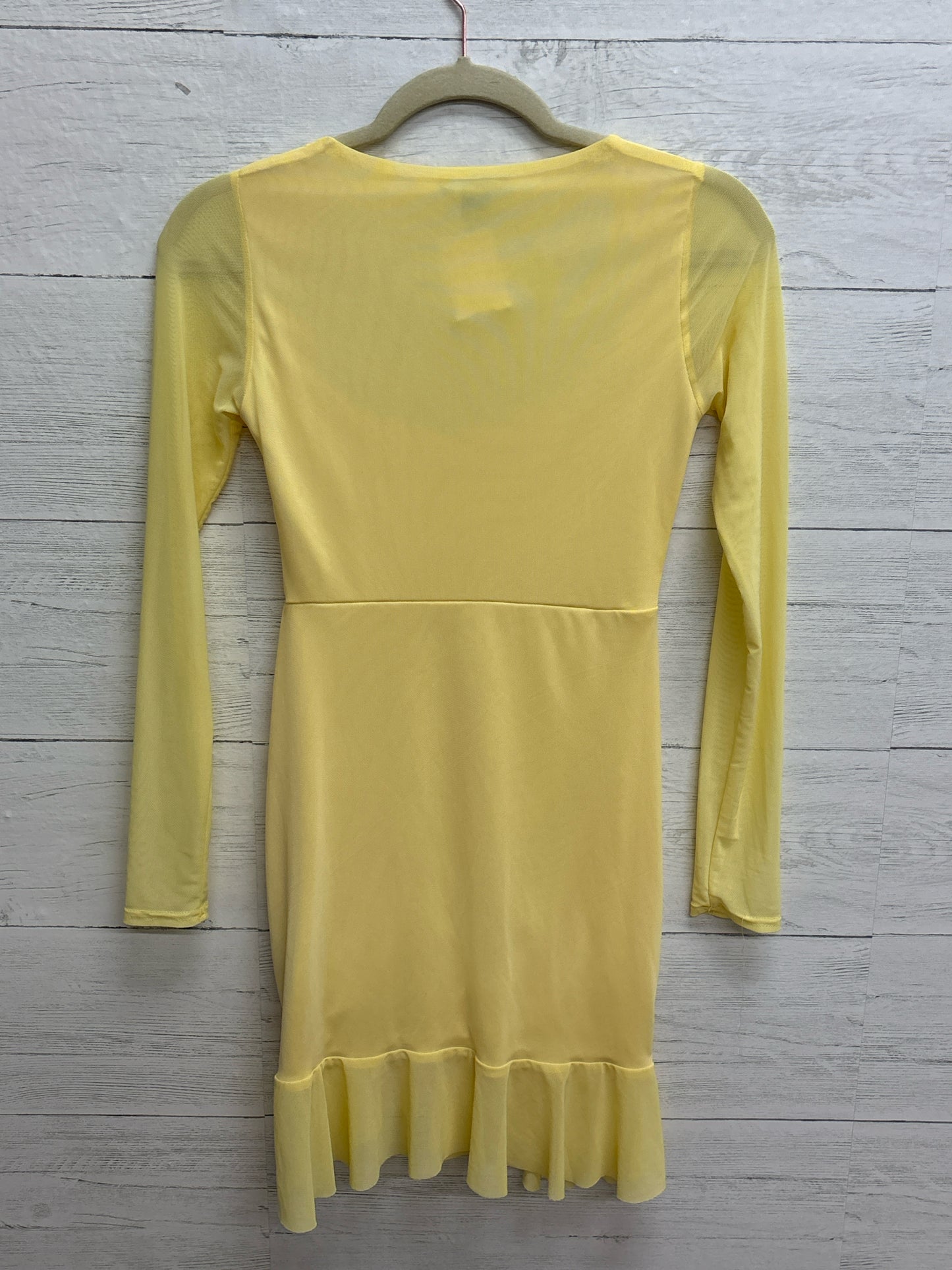 Size S PRETTYLITTLETHING Yellow Dress