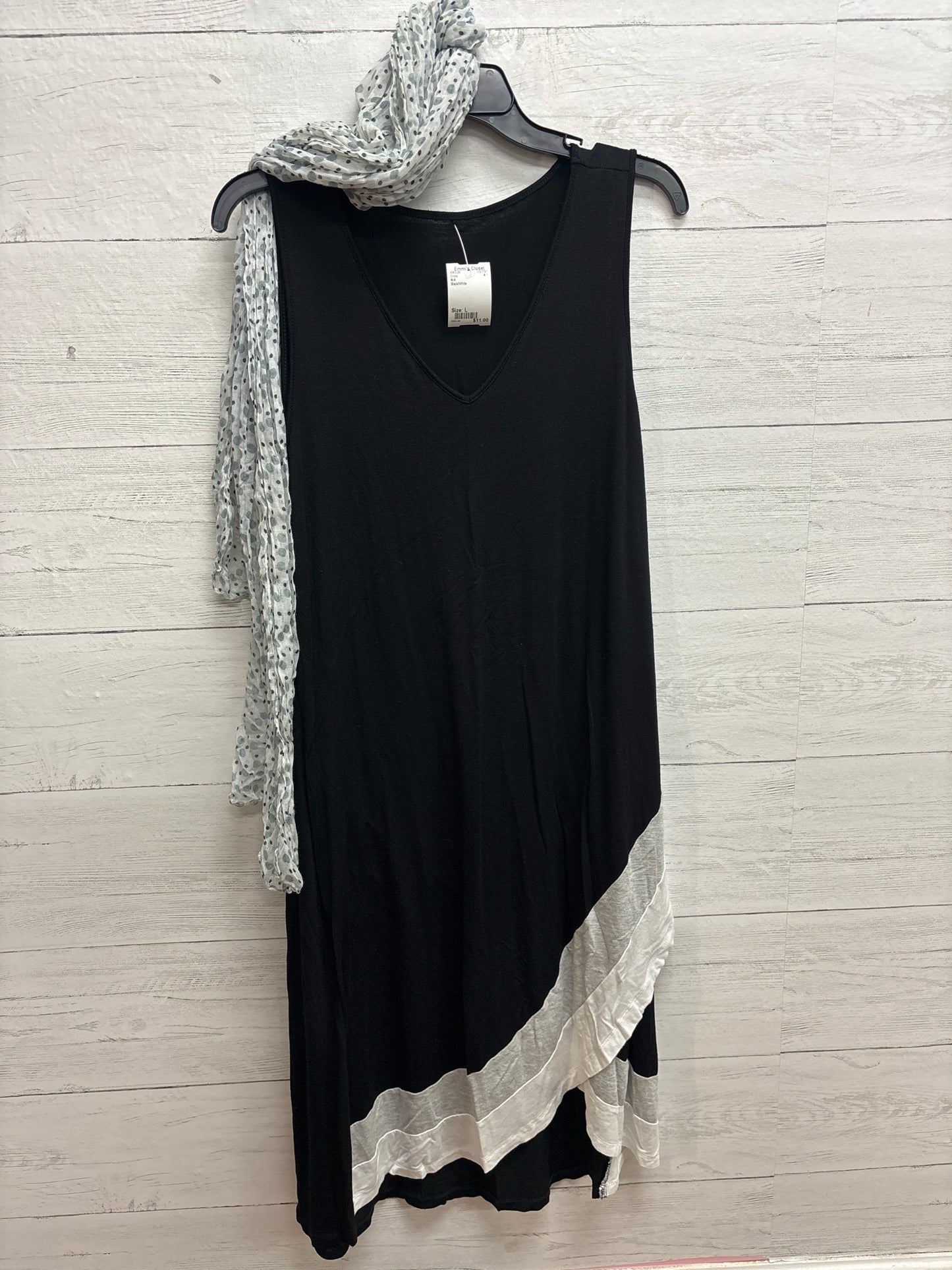 Size L N/A Black/White Dress