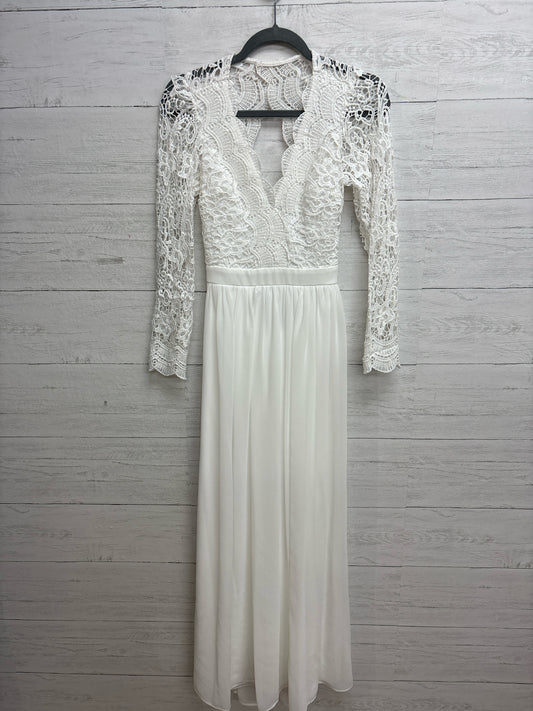 Size XS Lulus White Gown