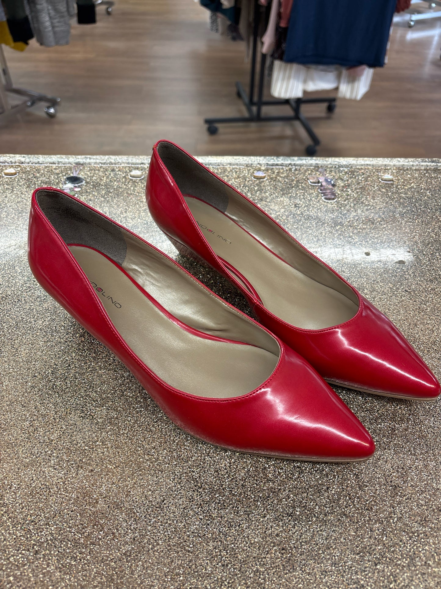 10.5 Bandolino Red Woomens Shoe