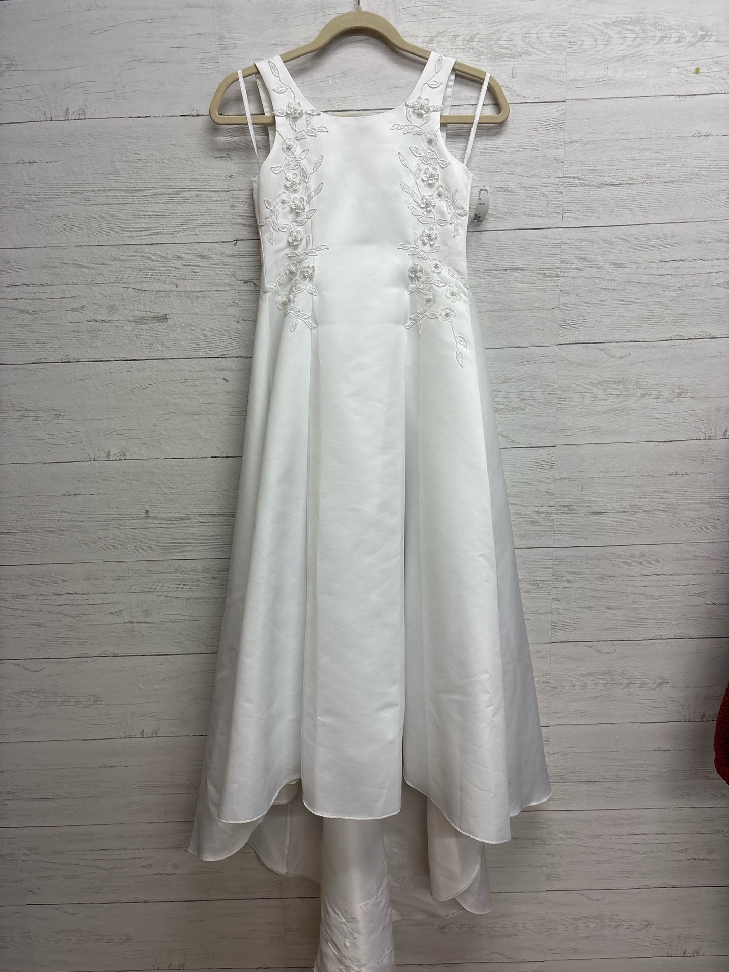 Size S N/A White Gown