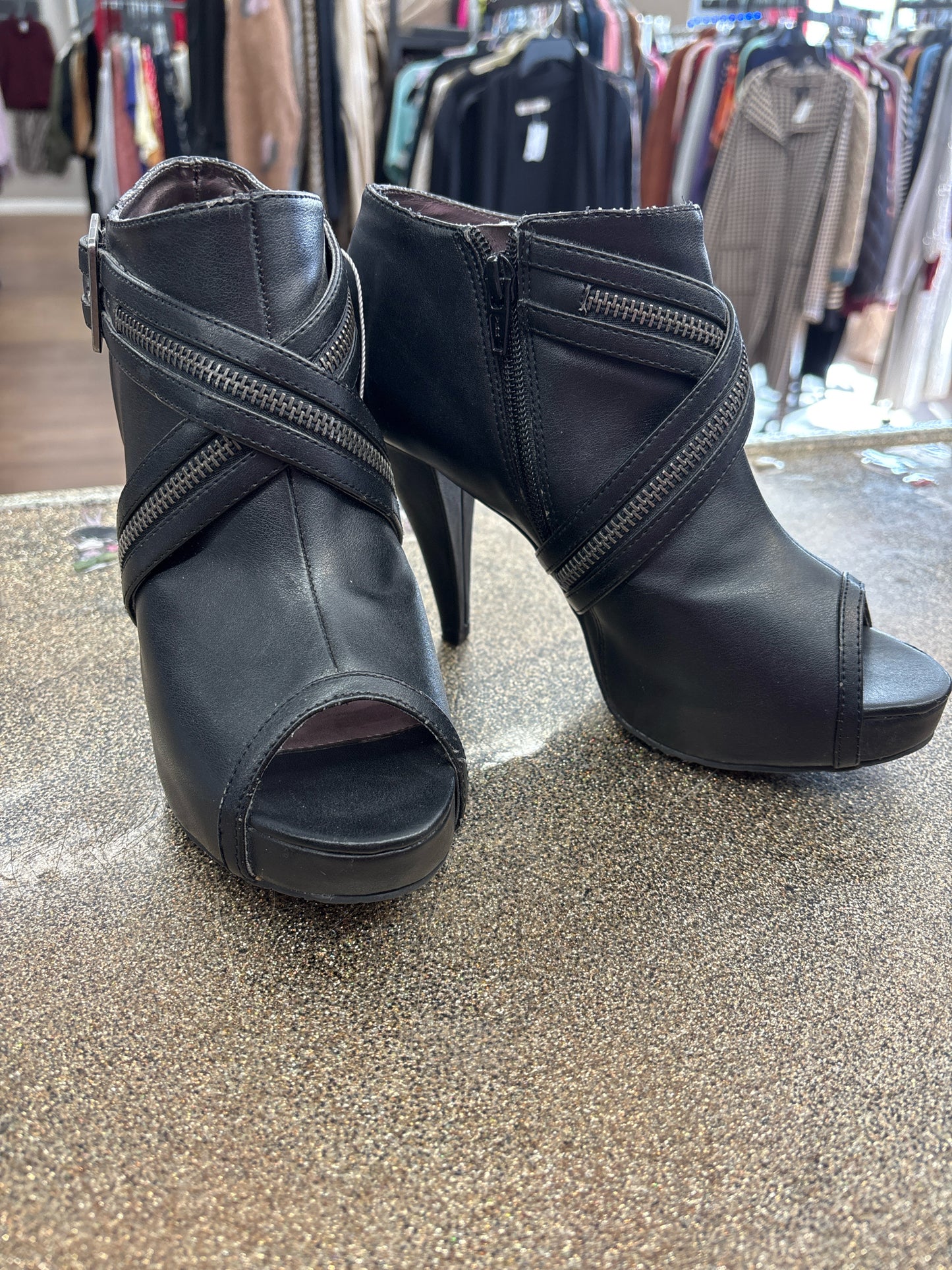 6.5 Candies Black Womens Shoe