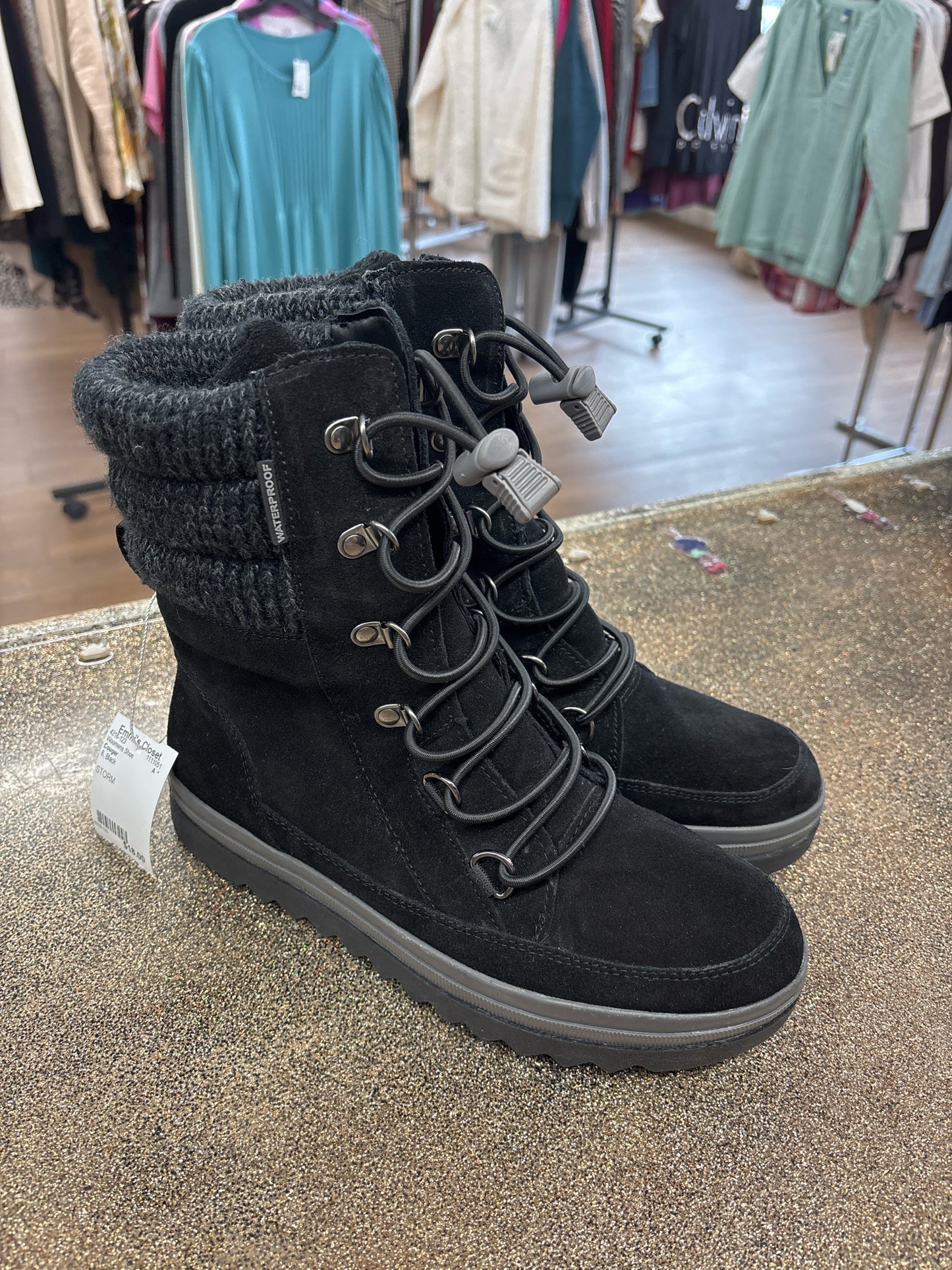 8 Couger Black Woomens Shoe