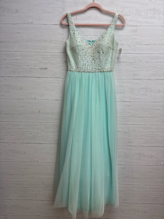 Size 6 Cachet Green Gown