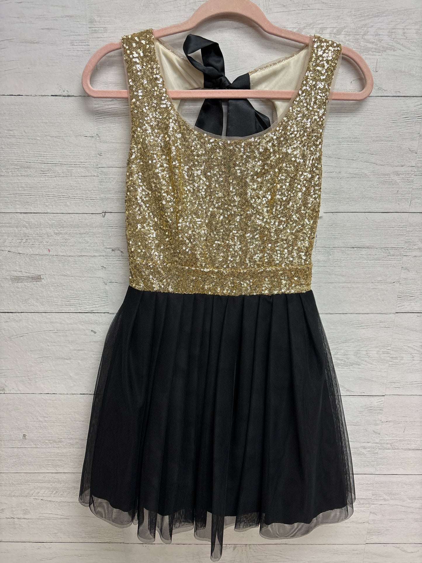 Size 5/6 B Darling Black/Gold Gown