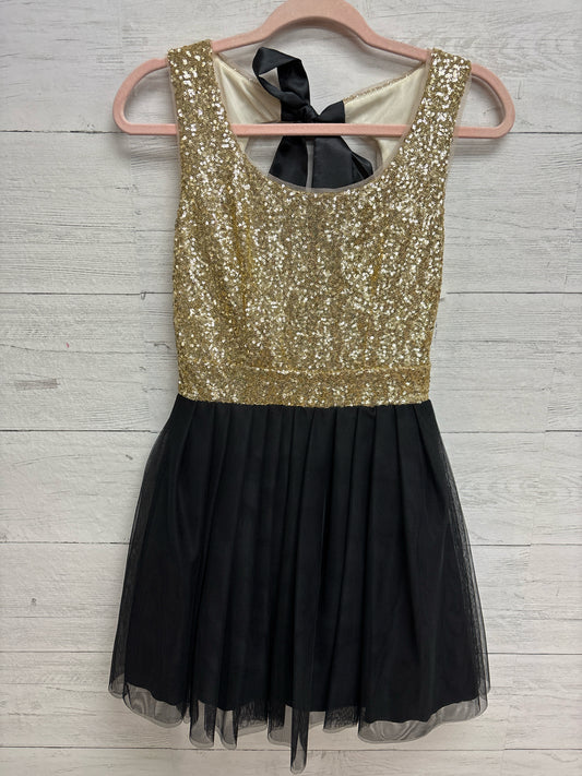 Size 5/6 B Darling Black/Gold Gown