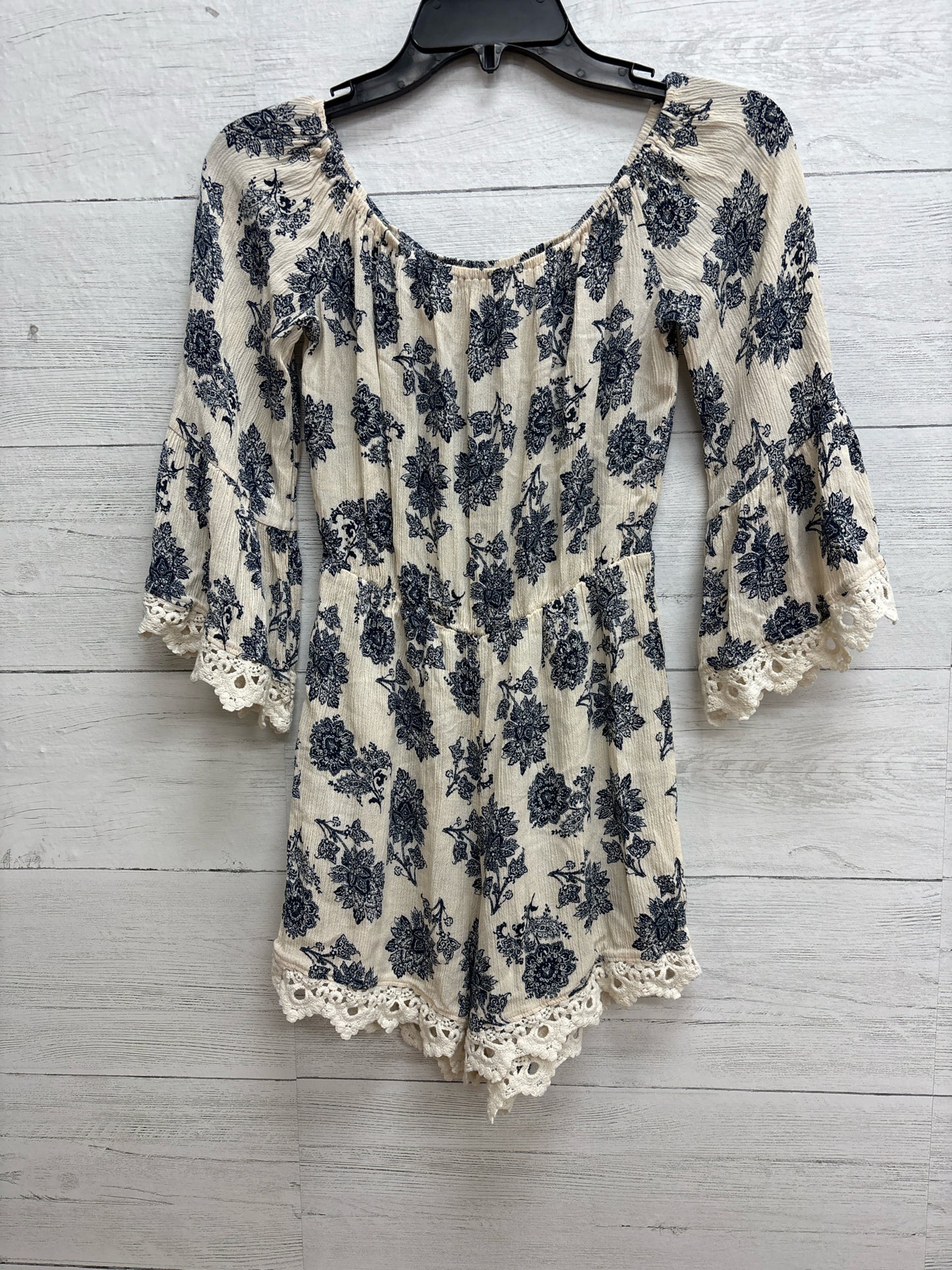 Size S N/A BLUE FLORAL Rompers