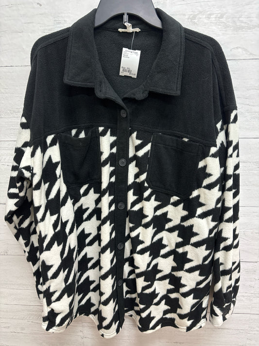 Size XXL Maurices Black/White SHACKET