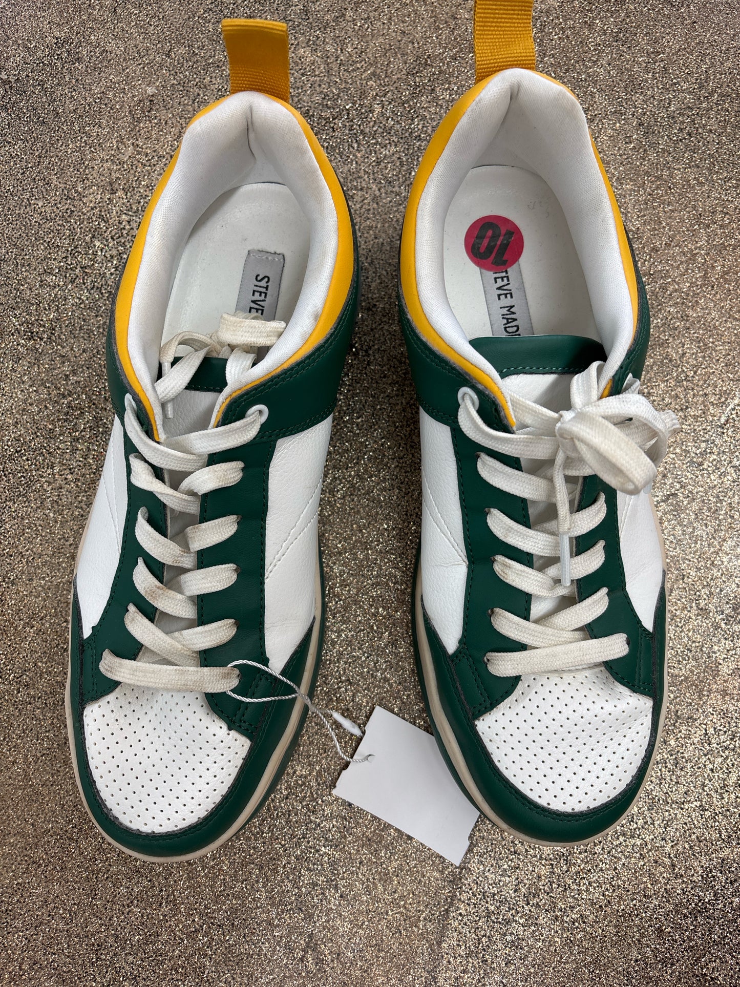 10 Steve Madden White/green Shoe