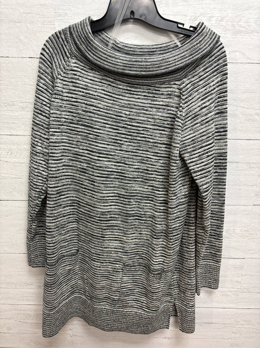 Size M Eight eight eight Grey Dress