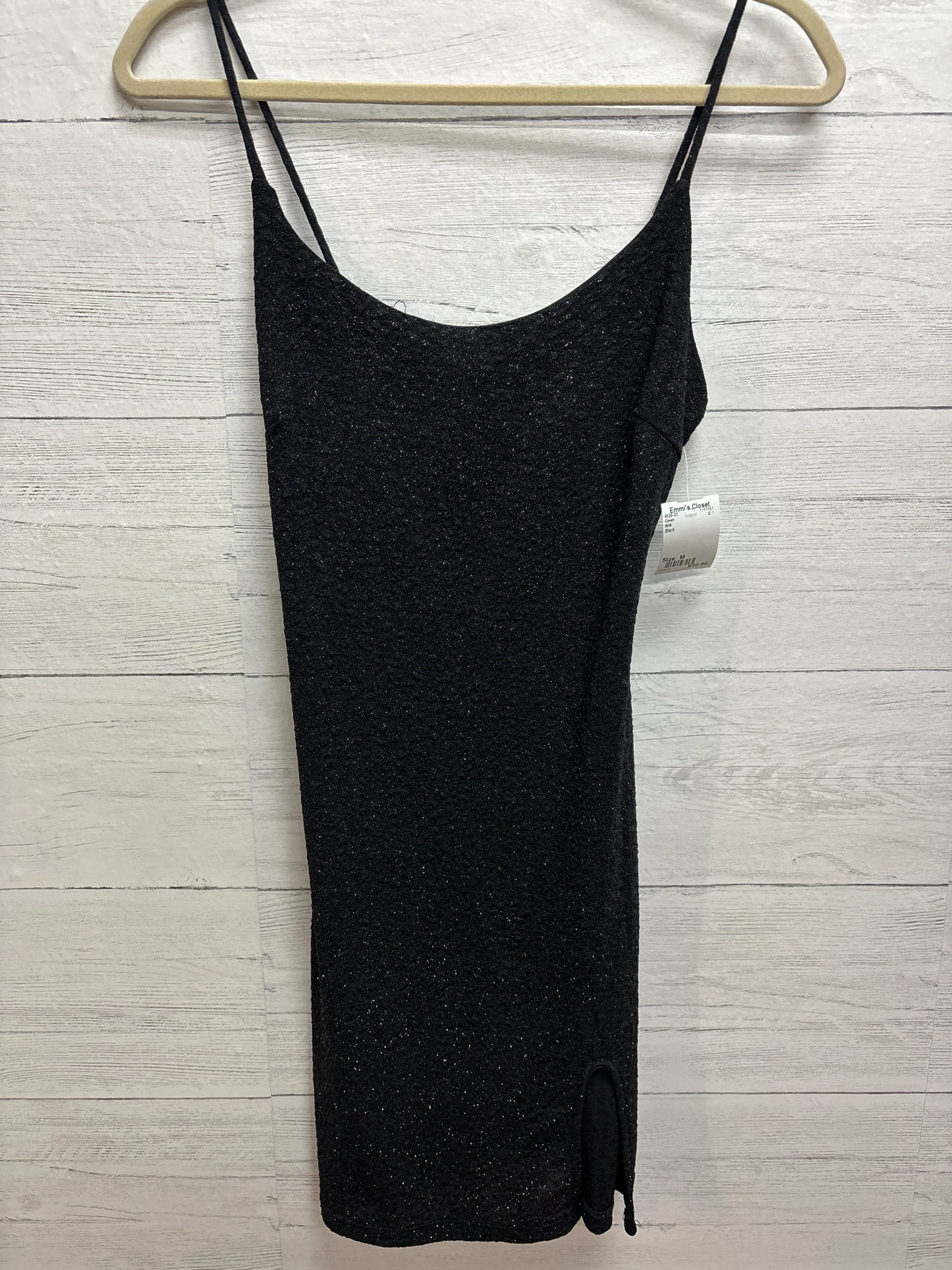 Size M N/A Black Gown