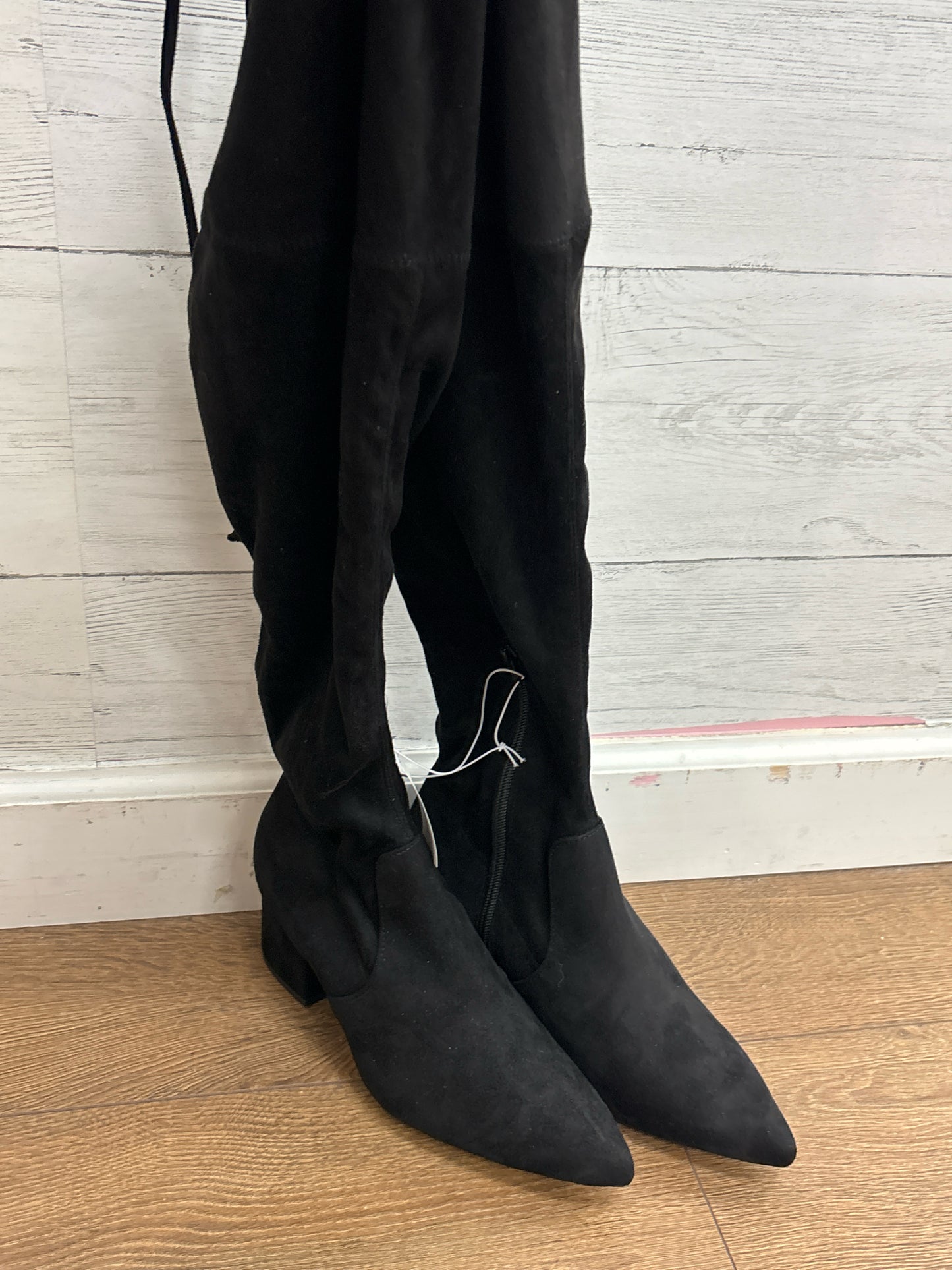 8.5 a new day Black Boots