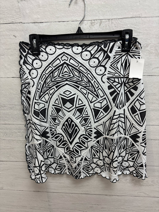 Size M Haystacks White/Black Skirt