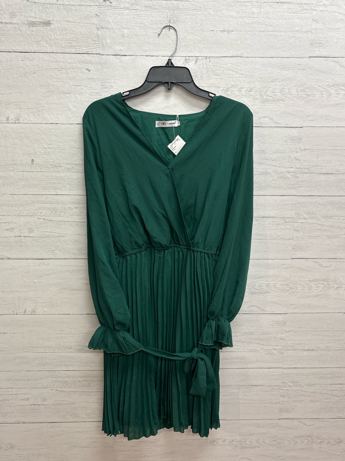 Size M bbx lephsnt Green Dress