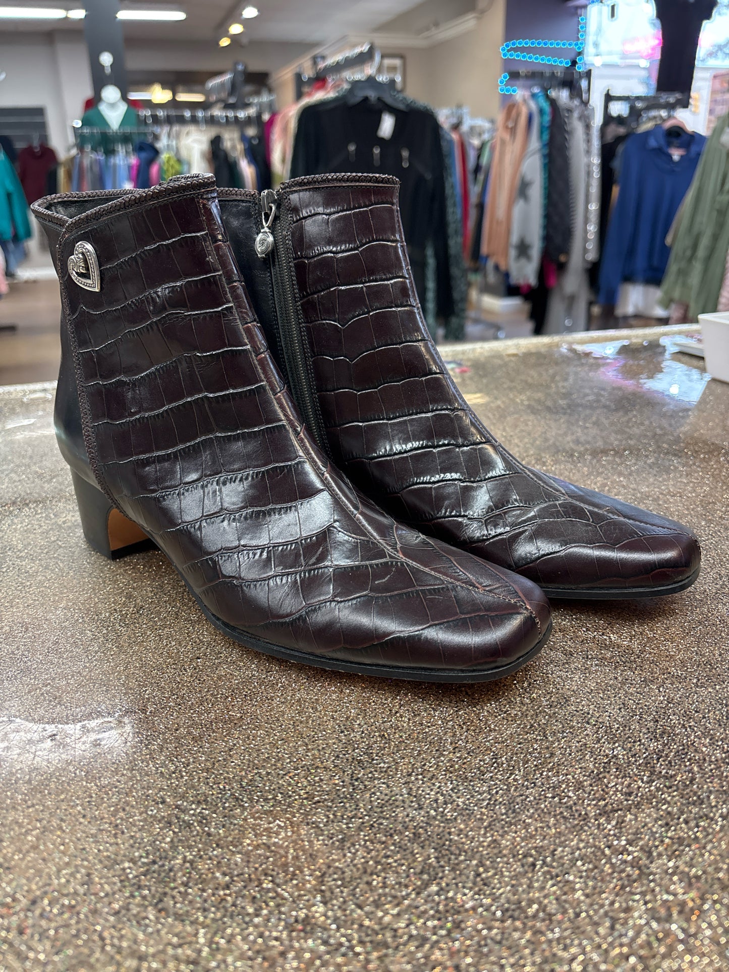 8.5 Brighton Brown Womens Shoe