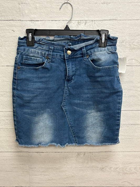 Size M The Style Between Us Denim Skirt