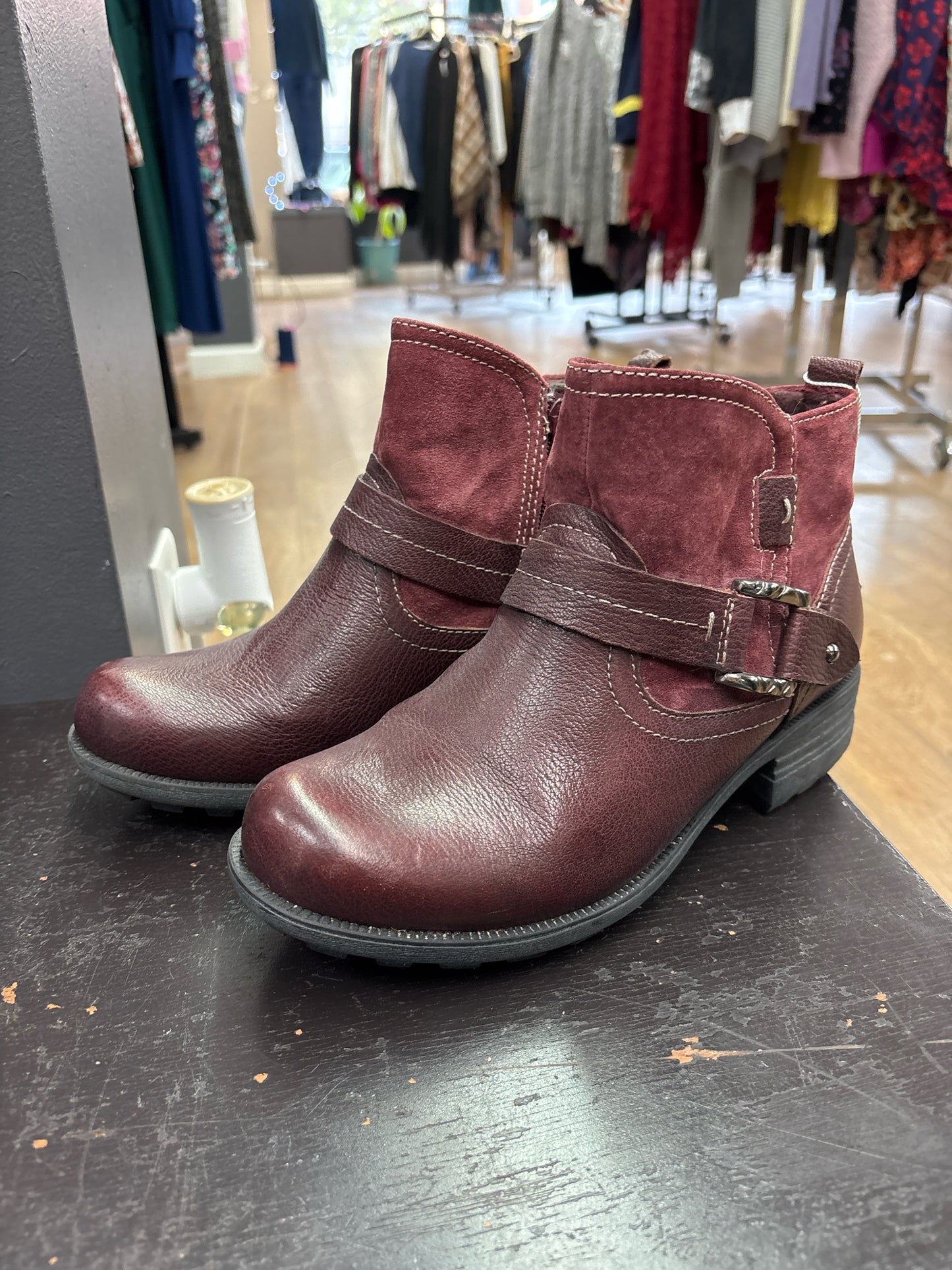 8 Earth Origins maroon Womens Boots