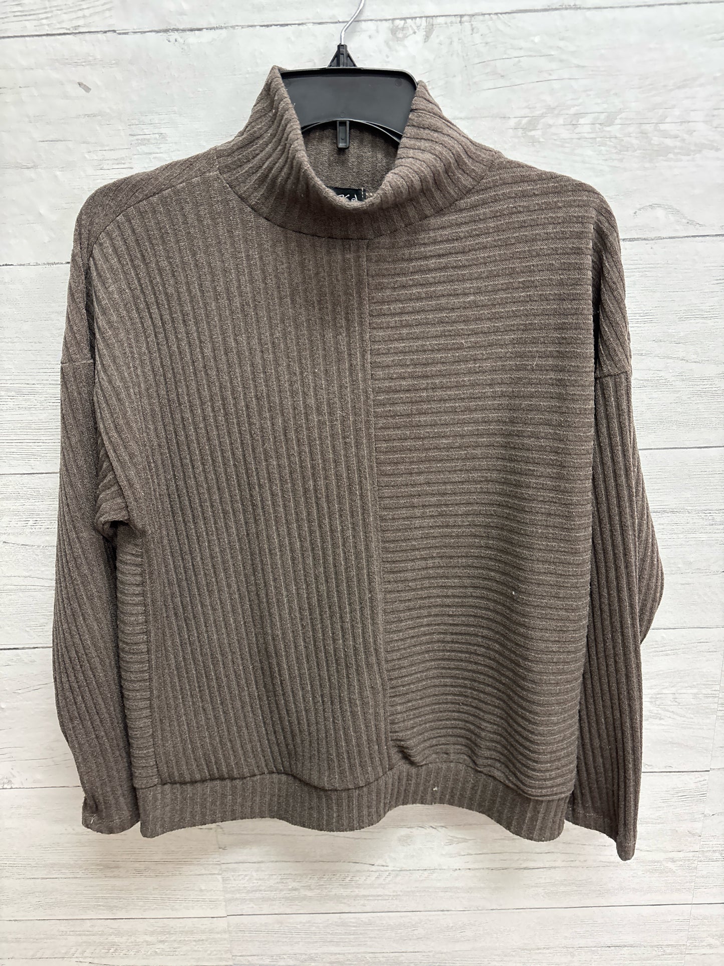 Size M Nimi K Green Womens Shirt