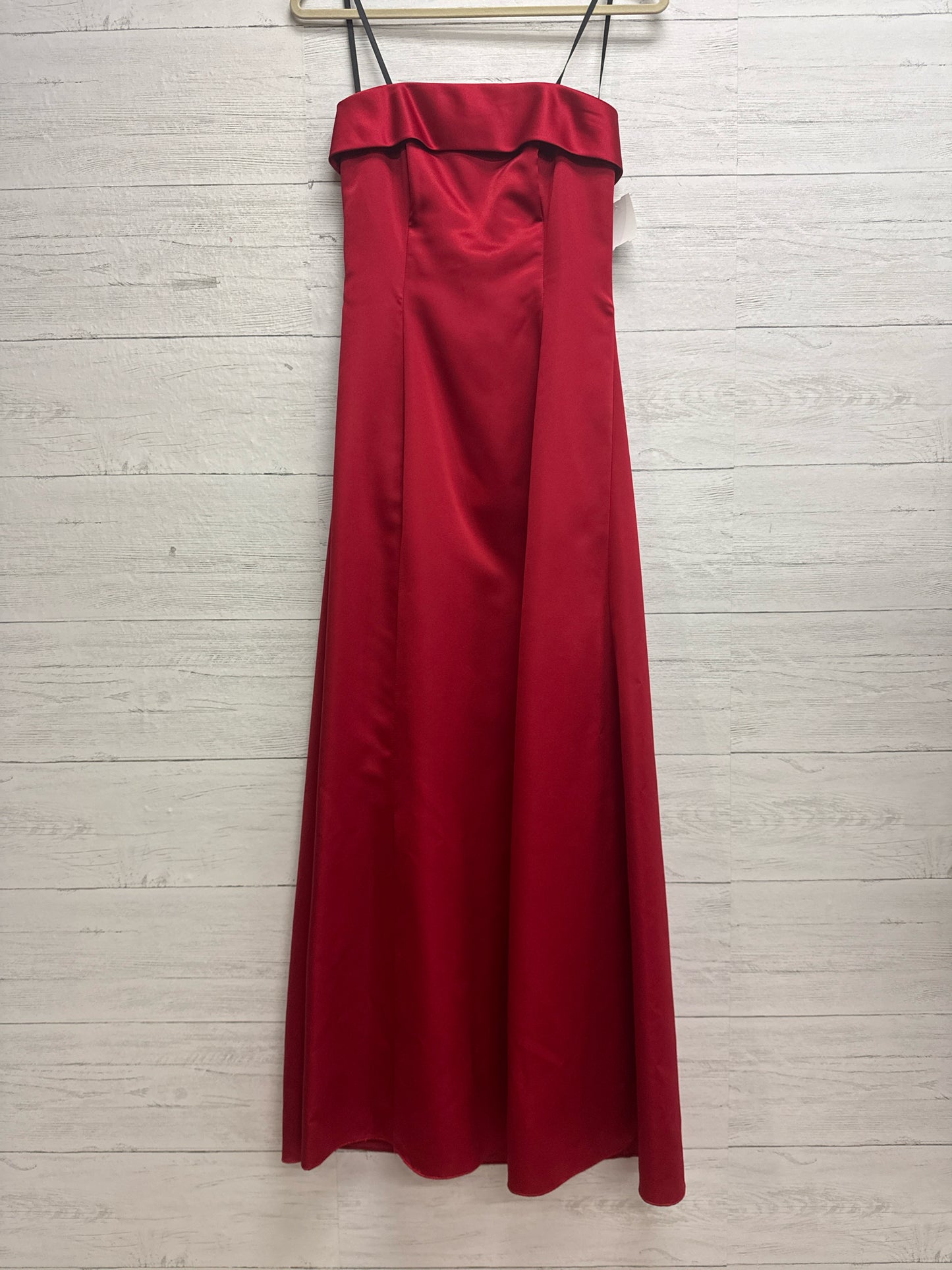 Size 5/6 Urban Girl Nights Red Gown
