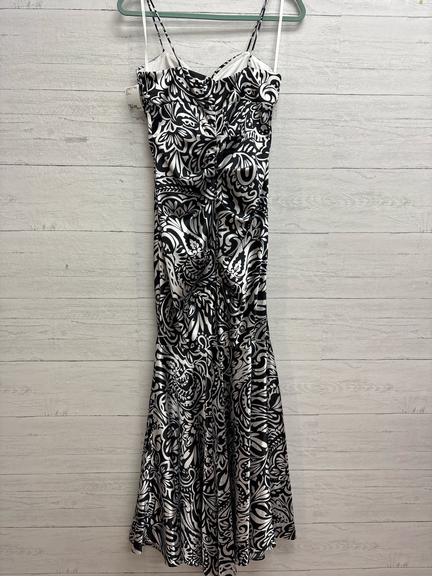Size 6 DJ-Jaz Black/White Gown