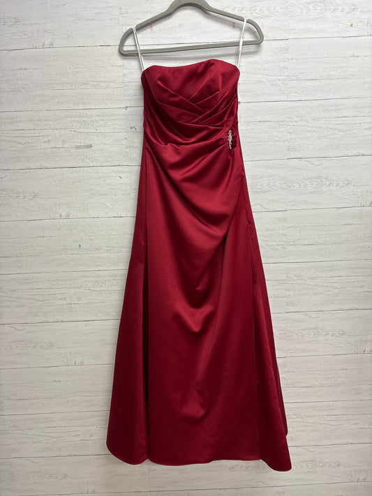 Size 4 Davids Bridal Red Gown/Evening Wear
