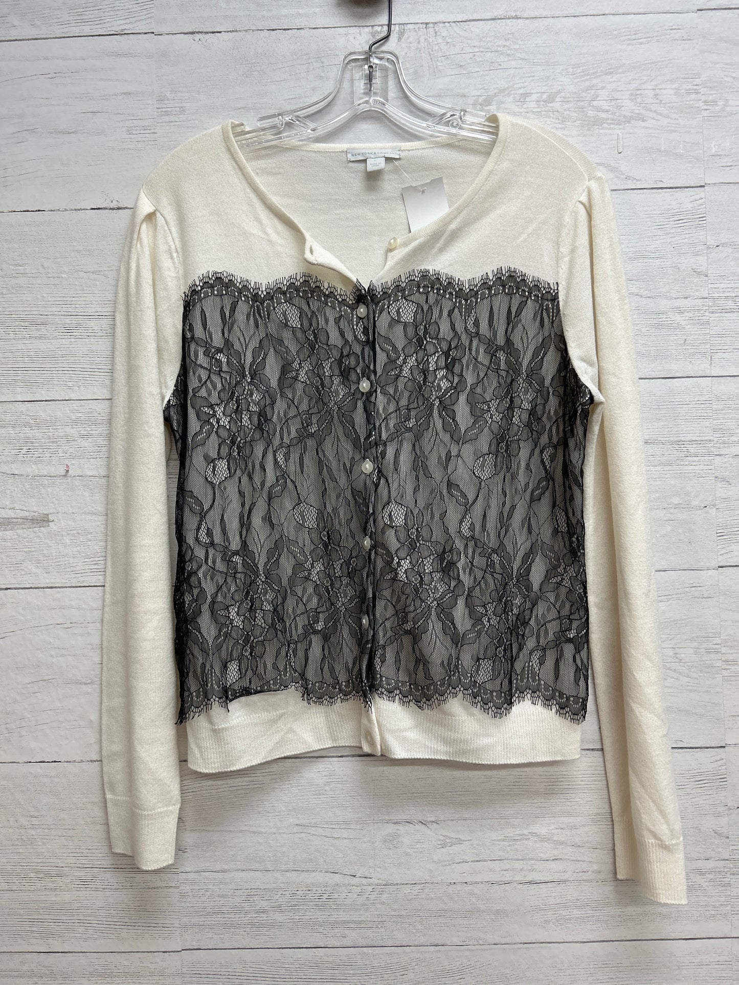 Size L New York White/Black Sweater