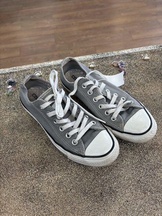 7 Converse Grey Shoe