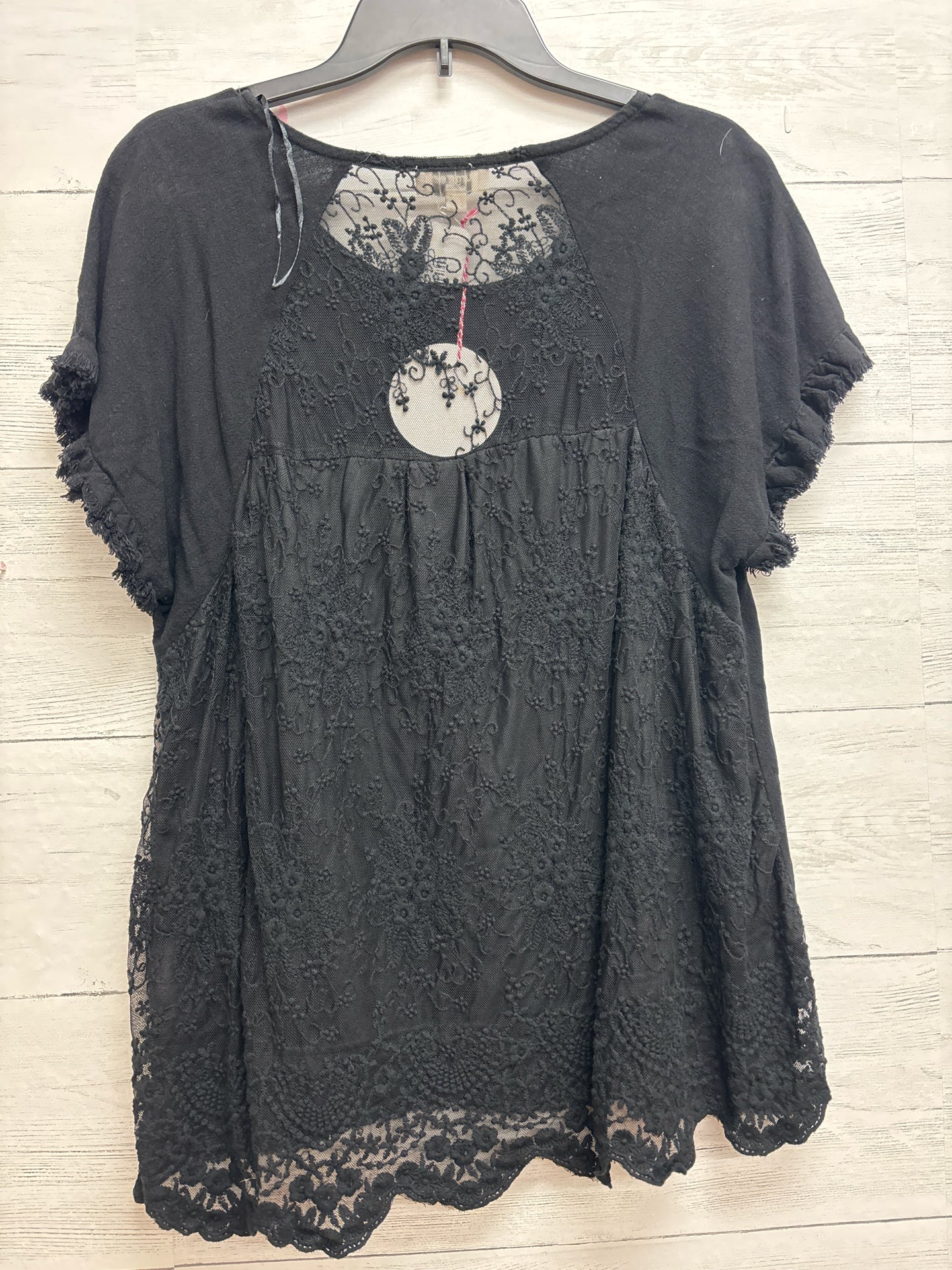 Size M Umgee Black Shirt