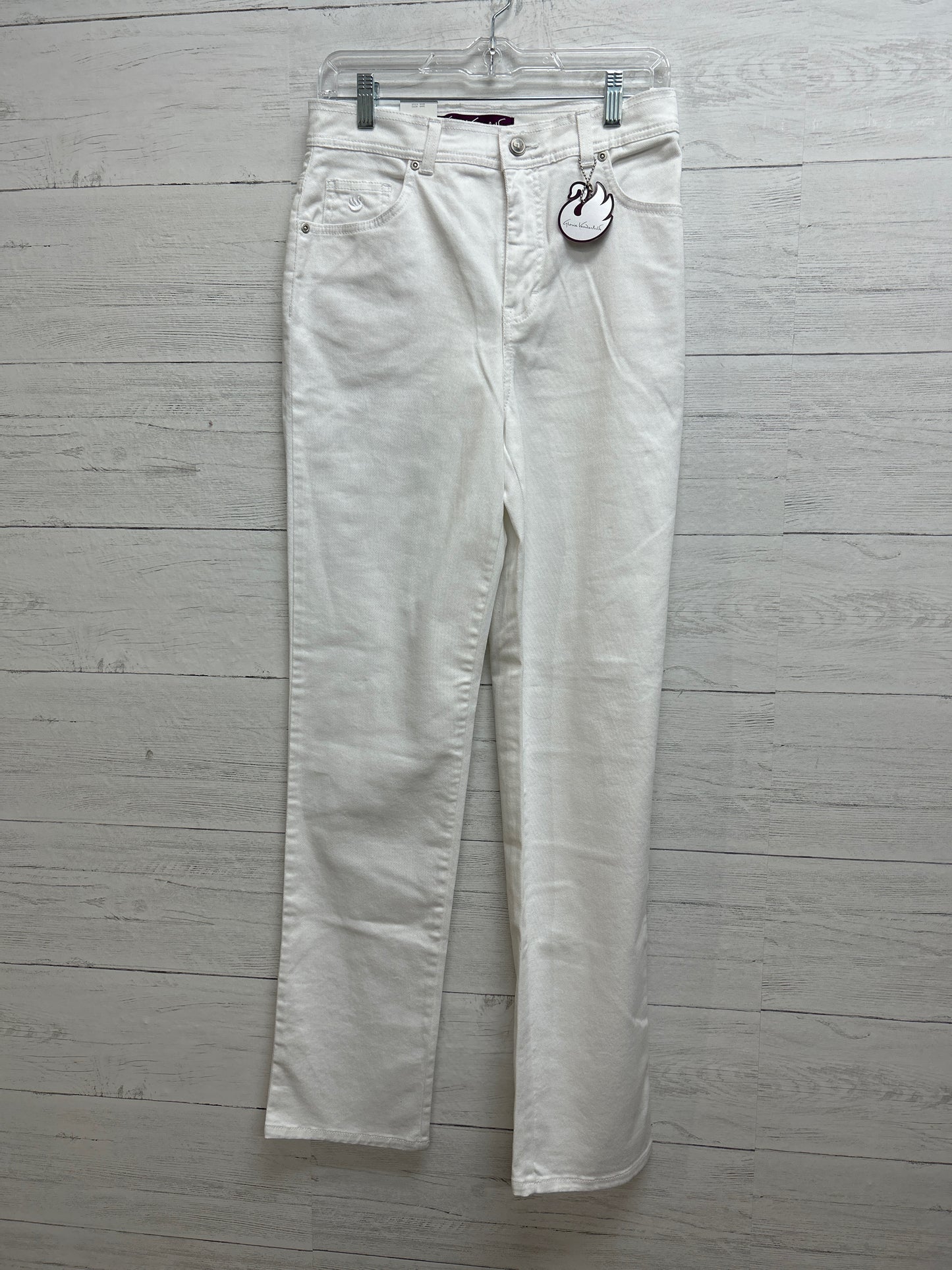 Size 6 Gloria Vanderbilt White Pants