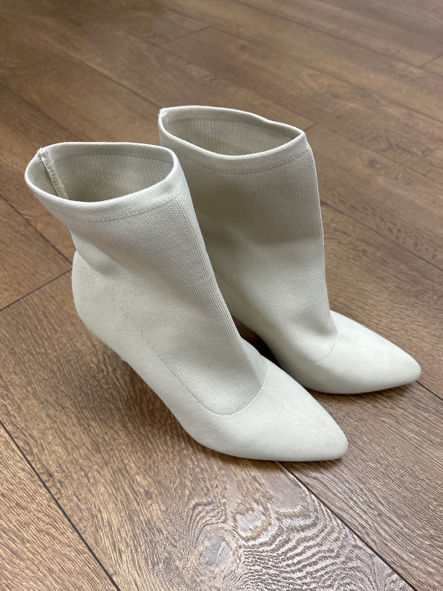 10 Off White Boots