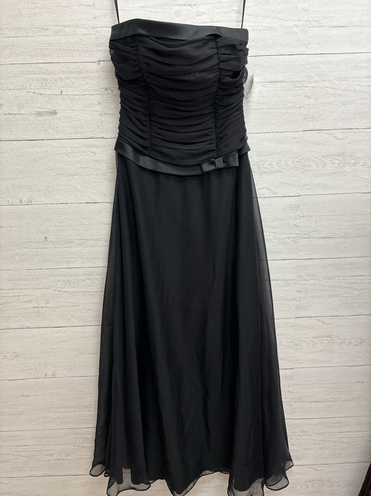 Size 8 Jordan Black Gown