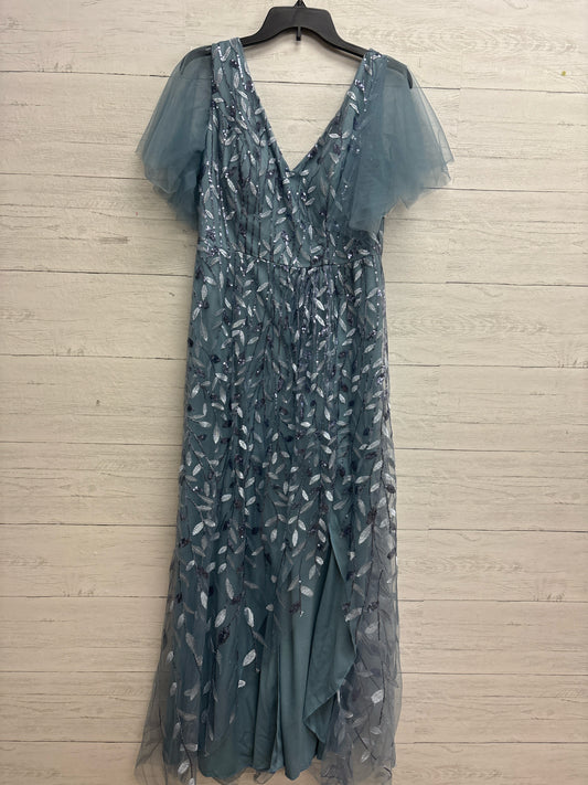 Size 14 N/A Blue Gown