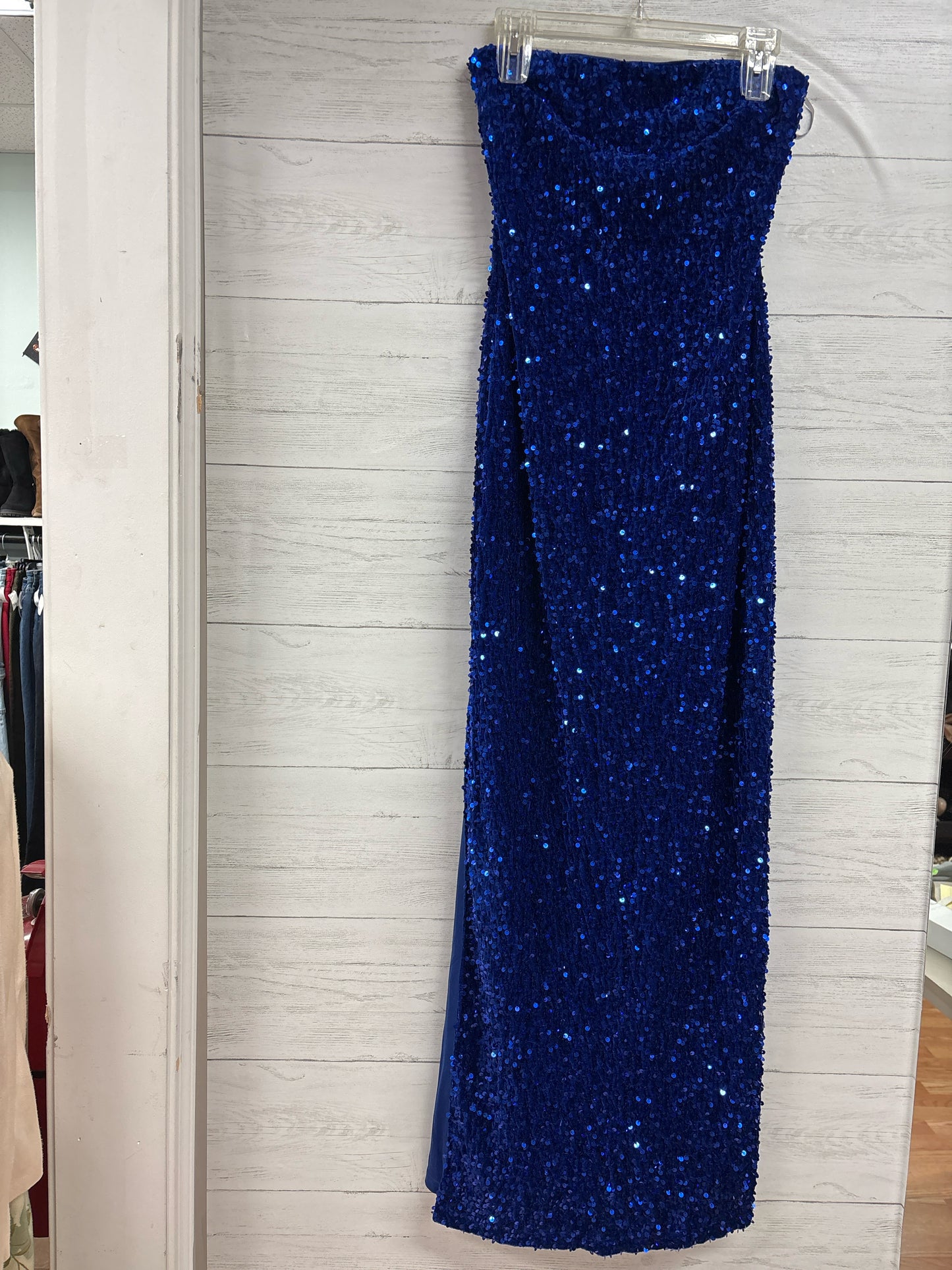 Size M Lulu Blue Gown