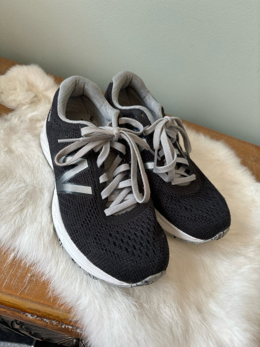 5 New Balance Black/Grey Shoe