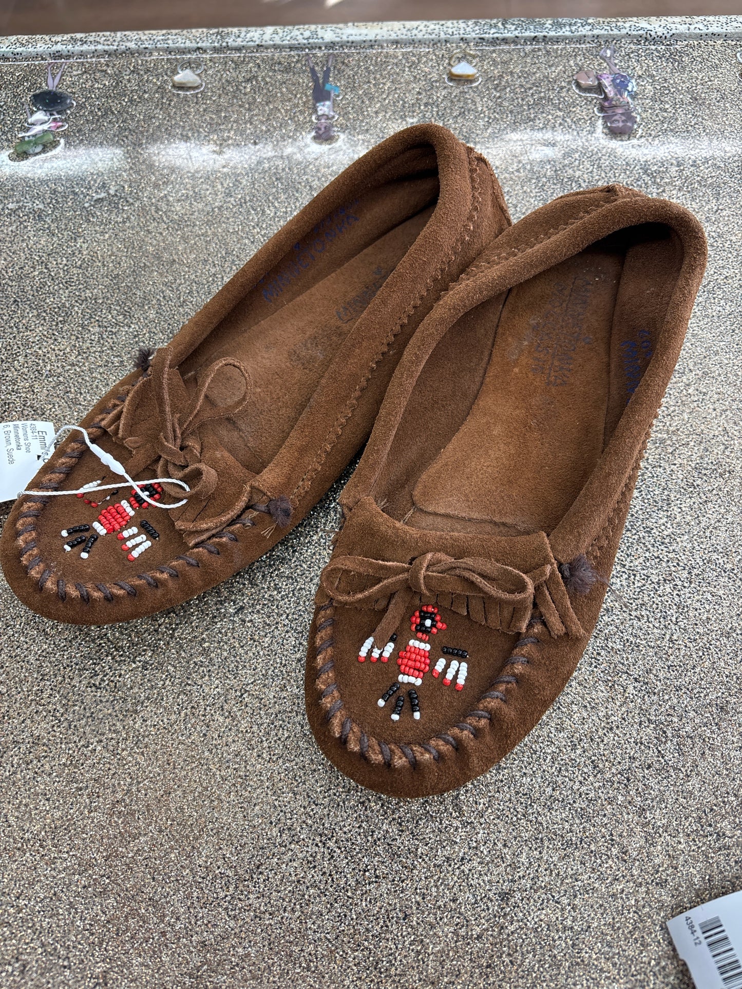 6 Minnetonka Brown Womens Shoe