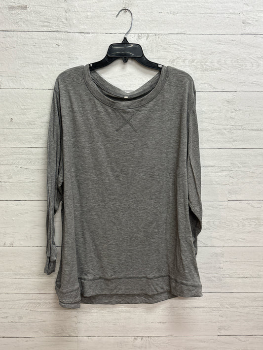 Size 24W N/A Gray Shirt