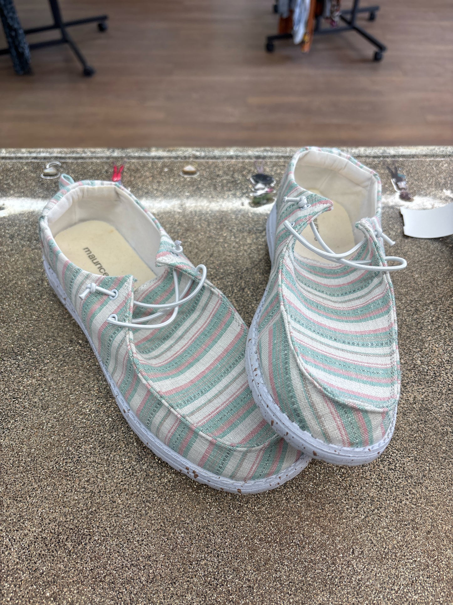 10 Maurices Green Shoe