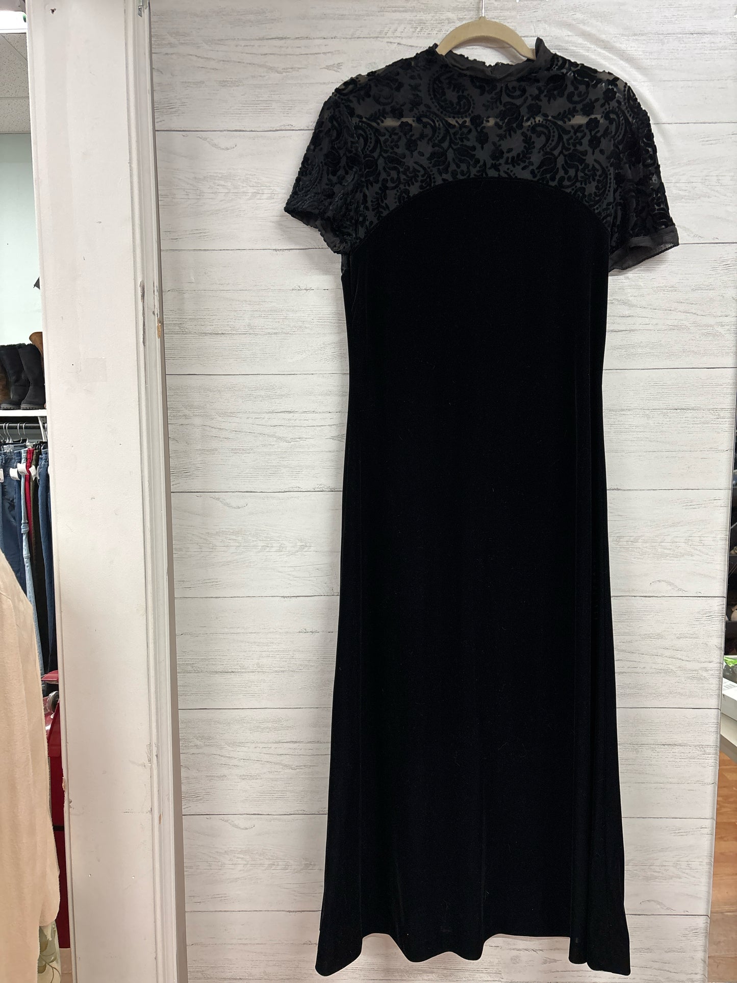 Size 12 DW3 Black Gown