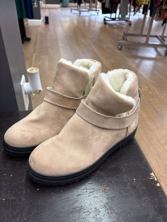 8 N/A Tan Womens Boots