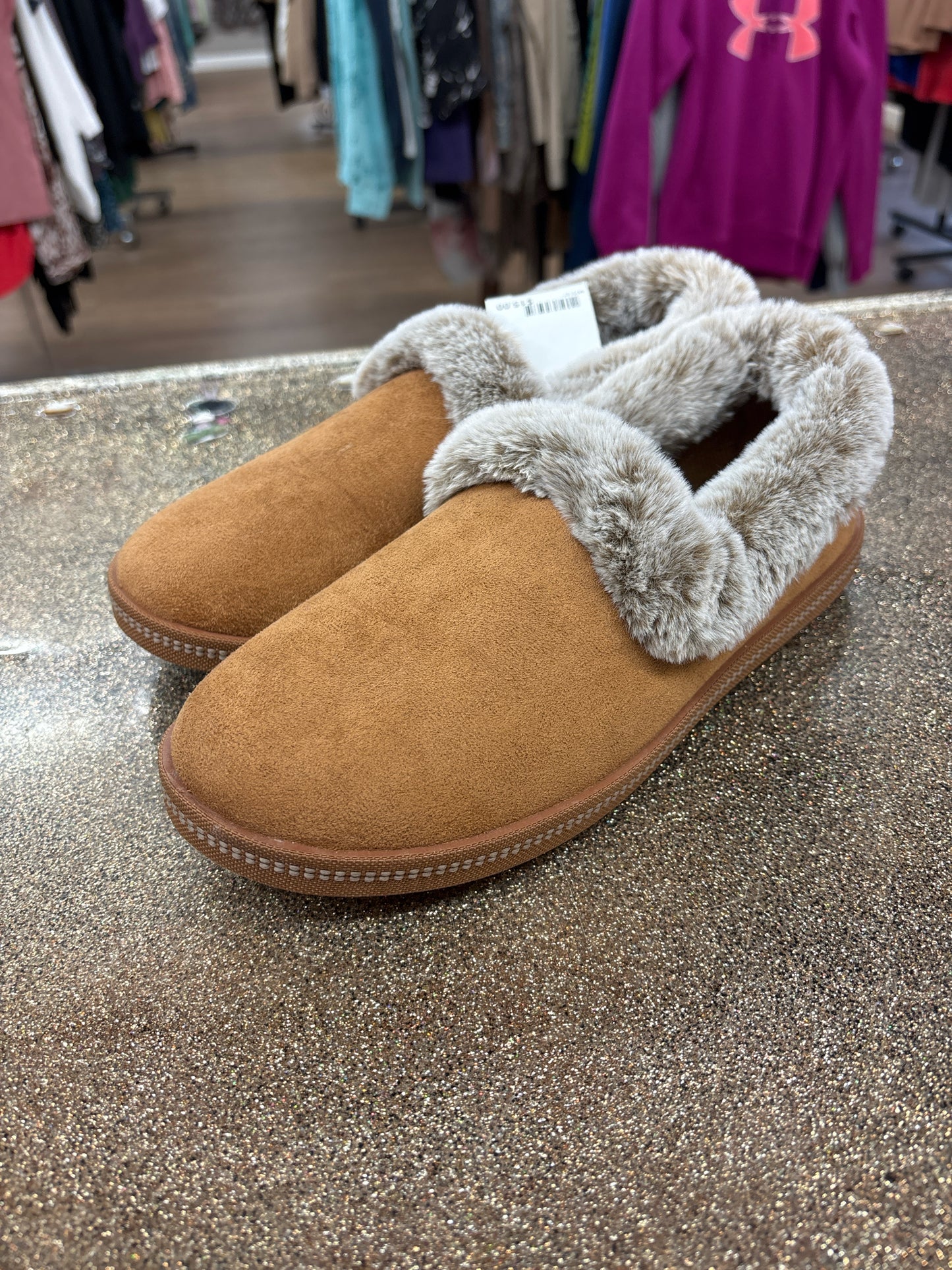 7.5 Skechers Tan Womens Shoe