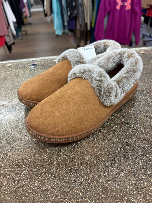 7.5 Skechers Tan Womens Shoe