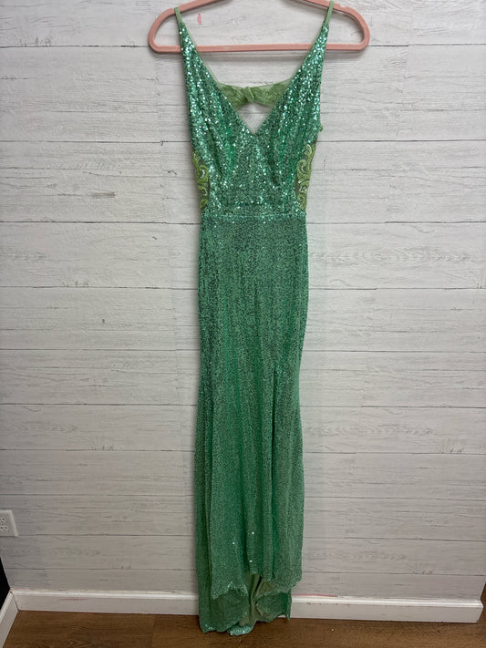 Size 0 N/A Green Gown