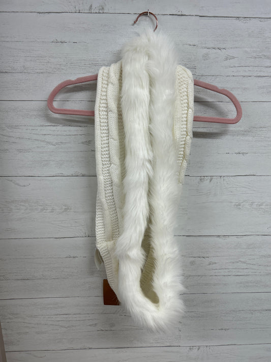 TRESKA White SCARF