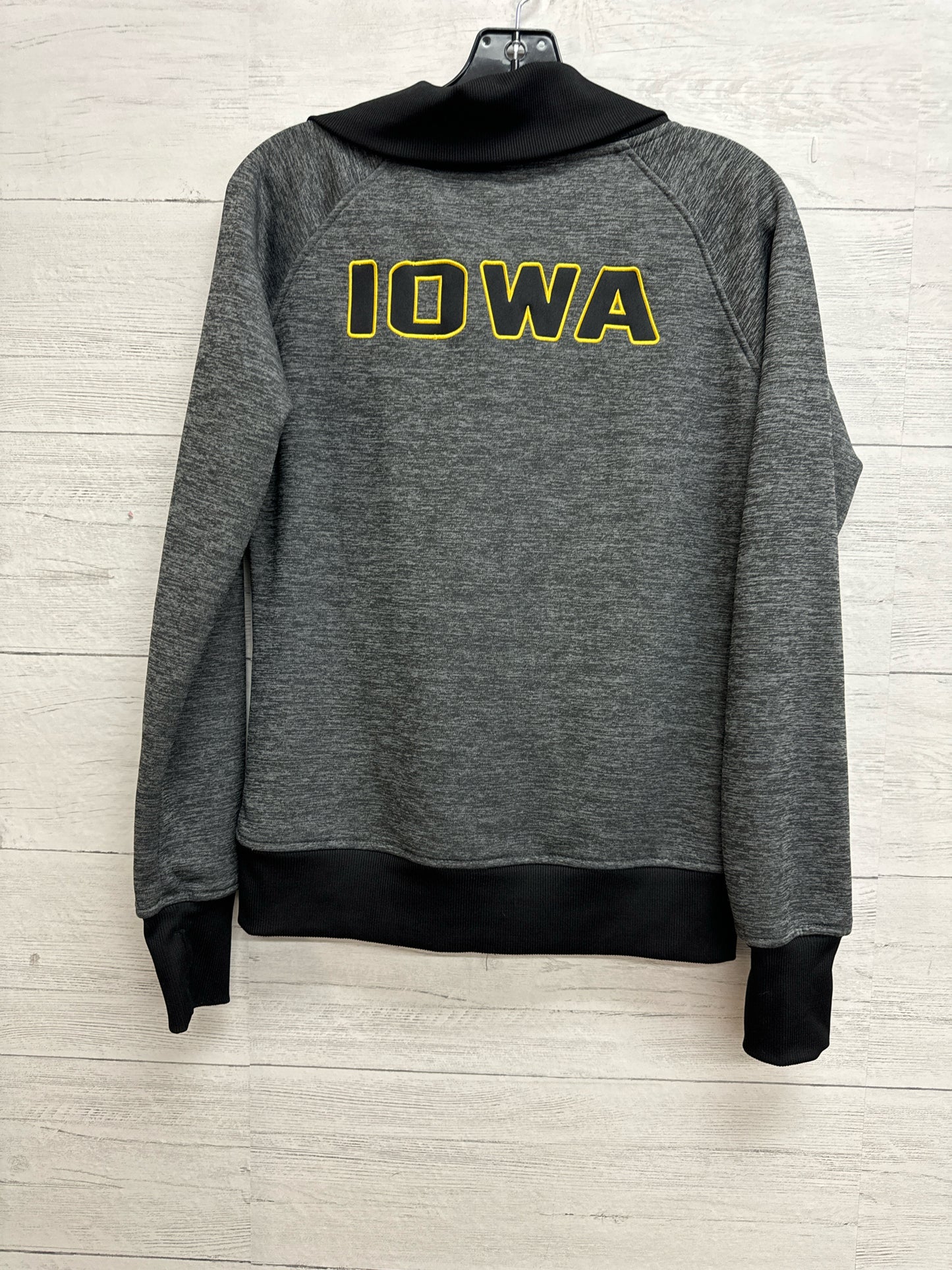 Size M Colosseum Grey SWEATSHIRT