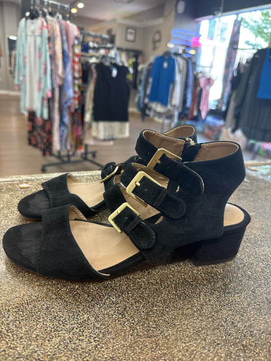7 Adrienne Vittadini Black Shoe