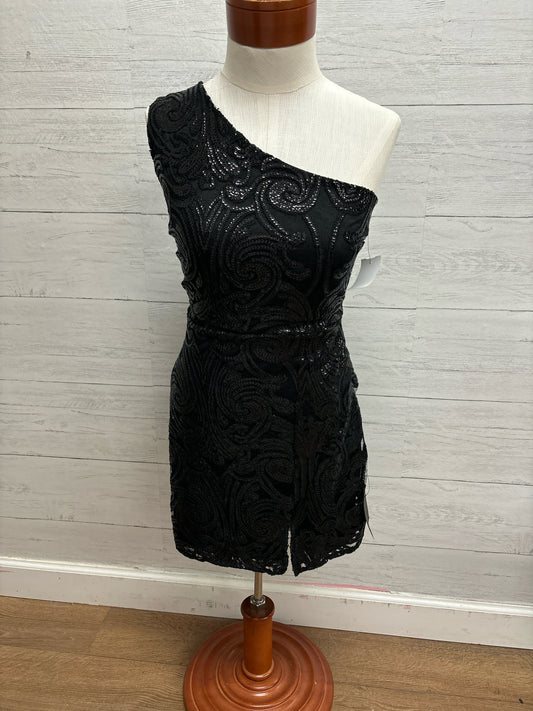 Size M Lulus Black Gown