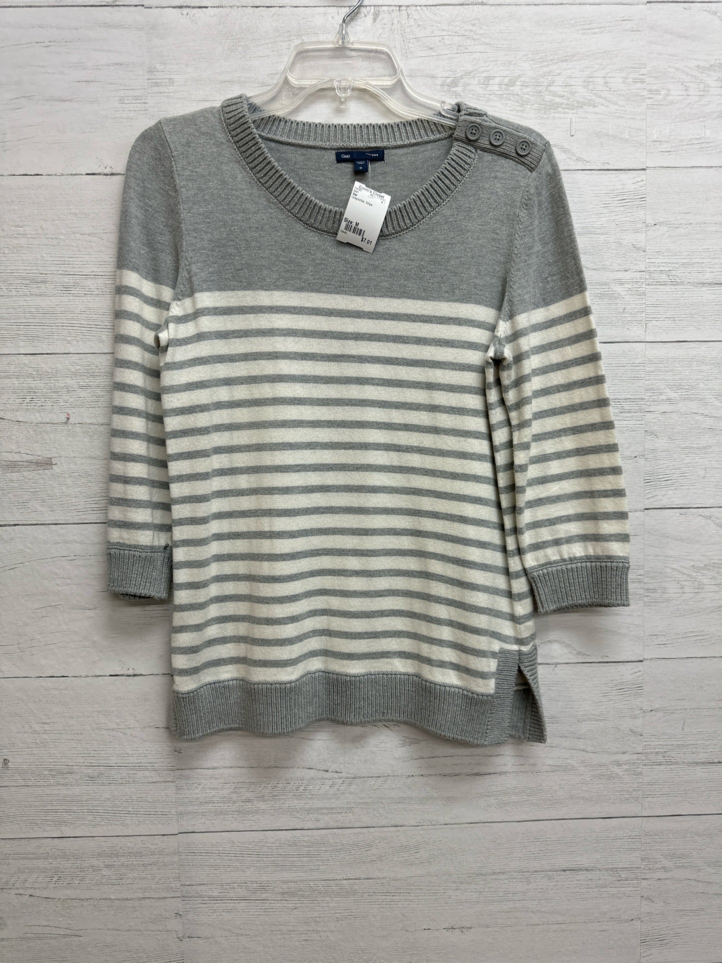 Size M Gap Grey/white Shirt